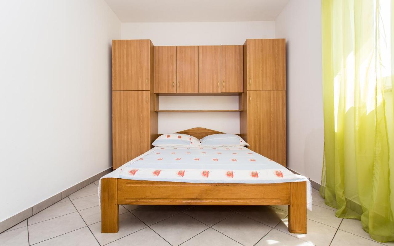 Apartman Justinic ชิโล ภายนอก รูปภาพ