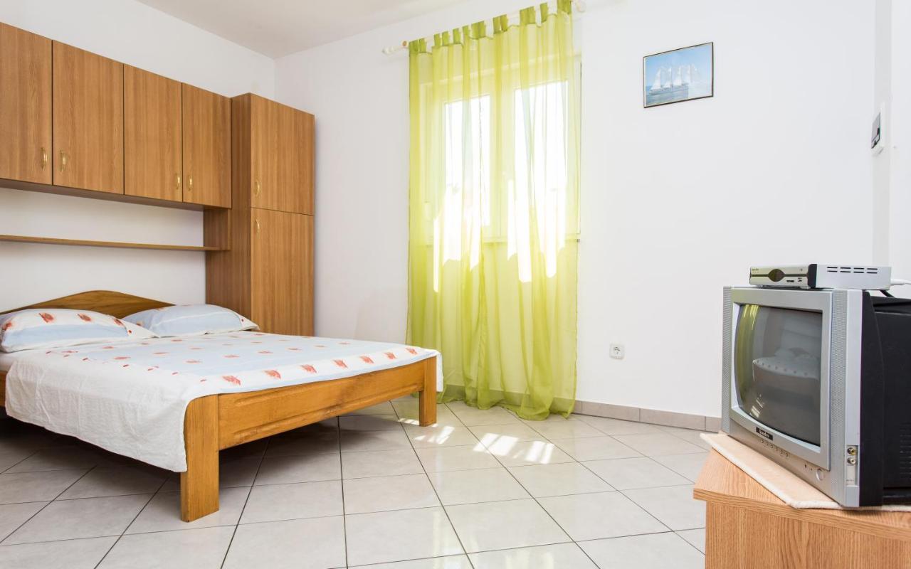 Apartman Justinic ชิโล ภายนอก รูปภาพ