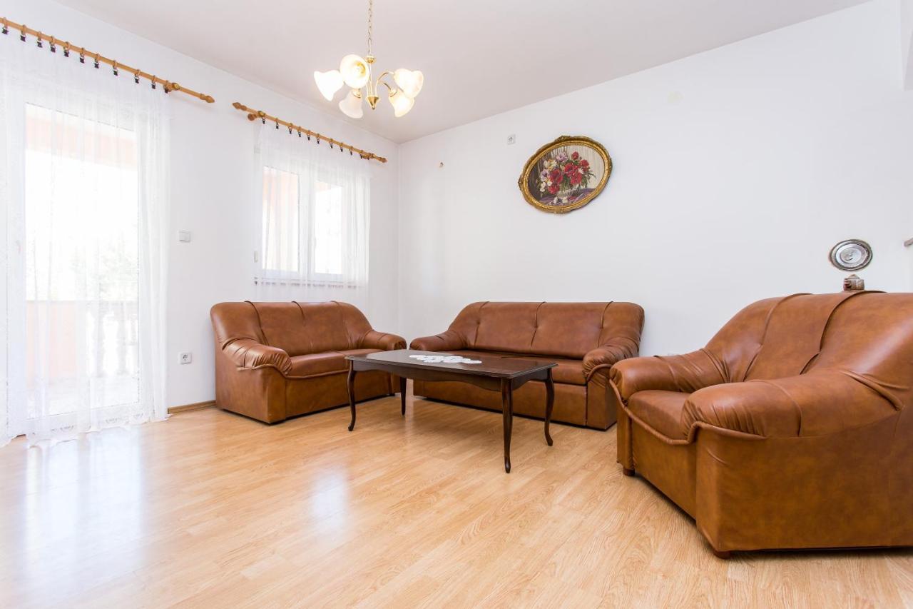 Apartman Justinic ชิโล ภายนอก รูปภาพ