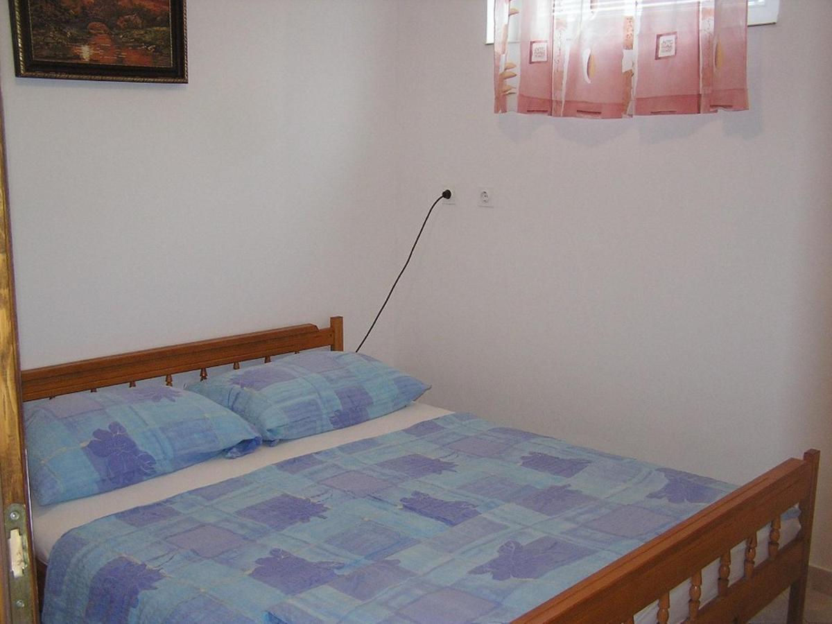 Apartman Justinic ชิโล ภายนอก รูปภาพ